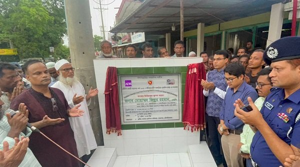 ১২ কোটি টাকা ব্যয়ে টেংরা-শমসেরনগর সড়ক সংস্কারের ভিত্তিপ্রস্তর করলেন এমপি জিল্লুর রহমান