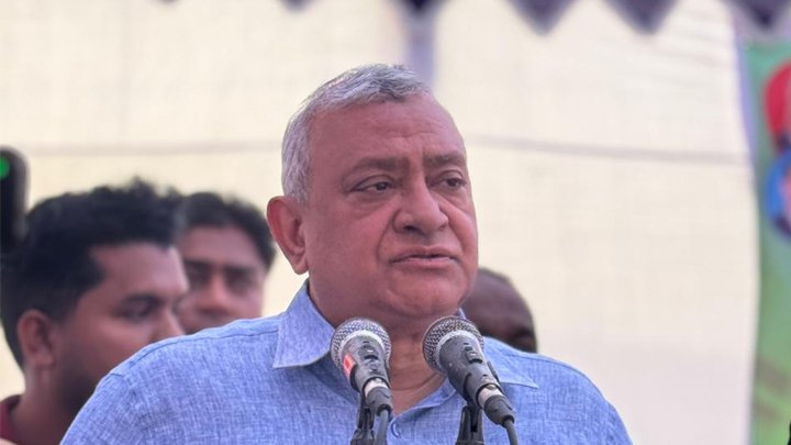 বড়লেখায় ধর্ষণের শিকার সেই শিশুটির পাশে দাঁড়ালেন নাসের রহমান