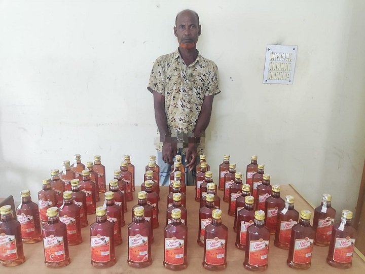 বড়লেখায় ৫০ বোতল বিদেশি মদসহ আটক ১