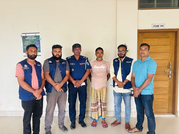 মৌলভীবাজারে ঔষধের ডিপোতে ডাকাতির ঘটনায় গ্রেফতার ২