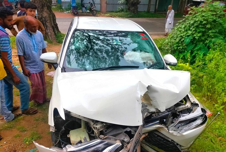 শ্রীমঙ্গলে প্রাইভেটকার নিয়ন্ত্রণ হারিয়ে চিকিৎসকের বাবা নিহত 