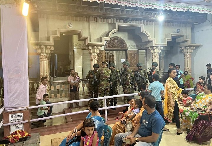 আজ মহাসপ্তমী ষষ্ঠীতে শুরু দুর্গাপূজা, মণ্ডপে মণ্ডপে ত্রিনয়নী