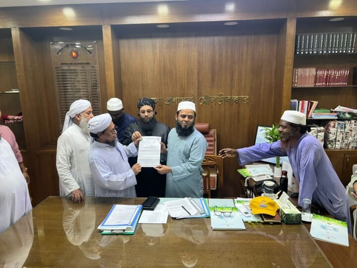 জুলাই সনদ বাস্তবায়নসহ পাঁচ দফা দাবিতে মৌলভীবাজারে খেলাফত মজলিসের স্মারকলিপি প্রদান
