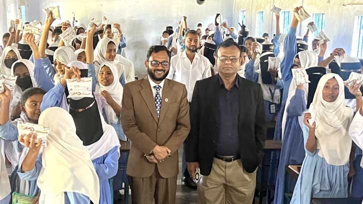 ওয়াহিদ সিদ্দেক উচ্চ বিদ্যালয়ে স্কুল ফিডিং কর্মসূচি ও আলোচনা সভা