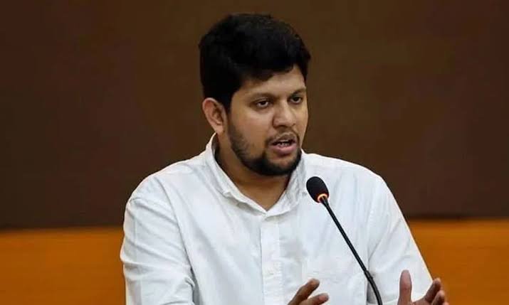 জামায়াত এনসিপি’কে ইঙ্গিতে বাটপার বলে ৪ বার পোস্ট এডিট করলেন মাহফুজ আলম