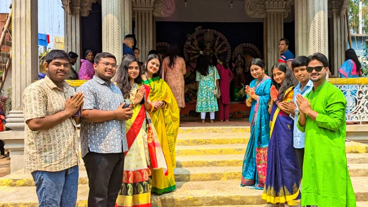 শ্রীমঙ্গলে উদযাপিত বাসন্তী পূজায় আনন্দে মেতেছে ভক্তরা