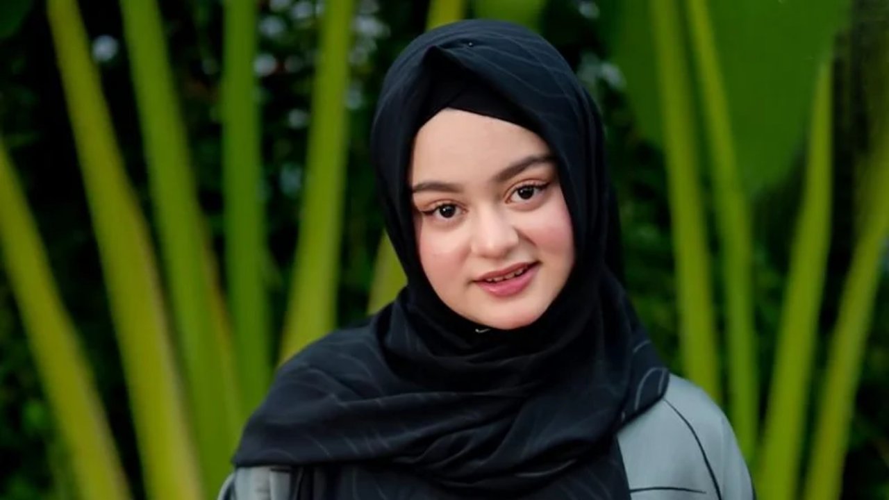 শোবিজ ছাড়ার পর বিয়ের ইঙ্গিত দিলেন সিমরিন লুবাবা