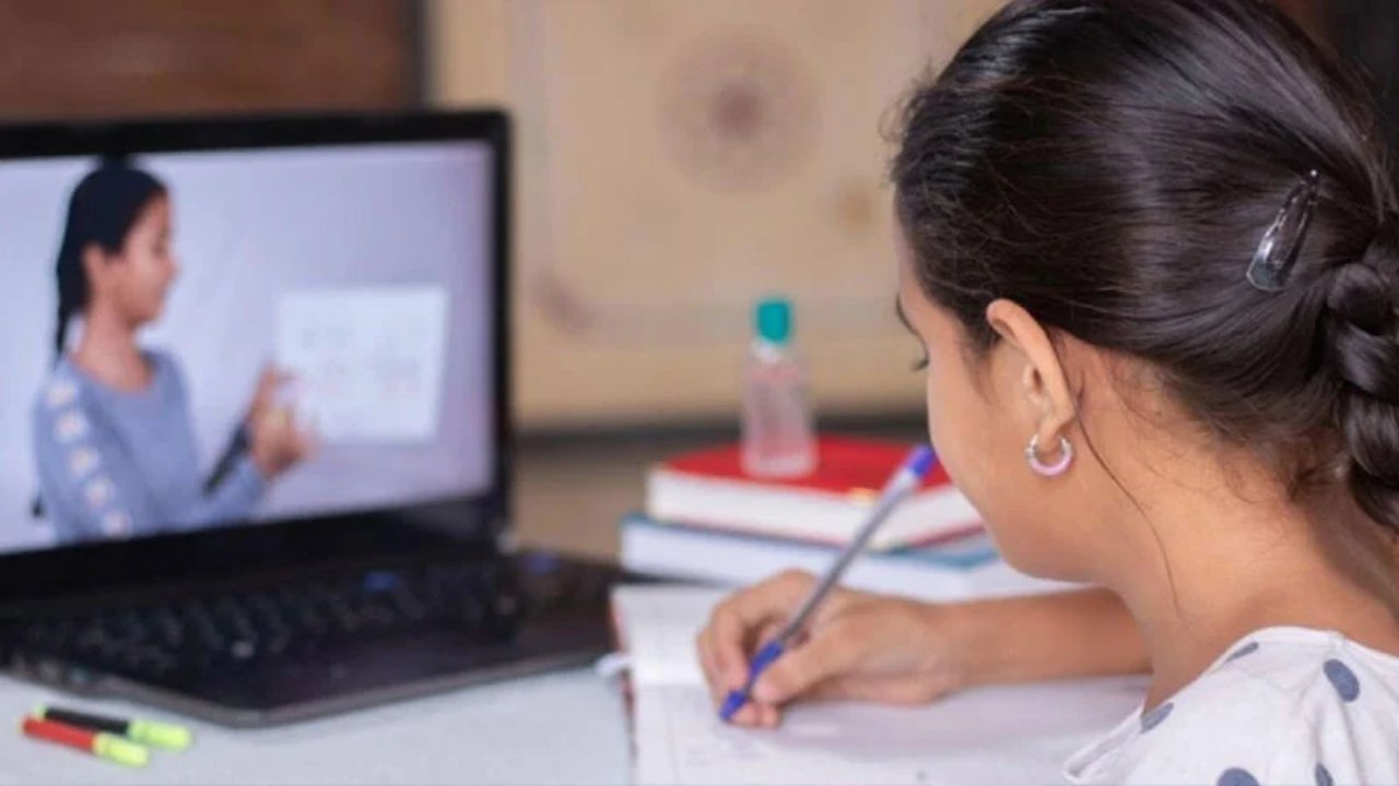 জ্বালানি সংকট মোকাবিলা: সপ্তাহে একদিন অনলাইন ক্লাস, রাত ৮টার মধ্যে দোকান বন্ধের ভাবনা