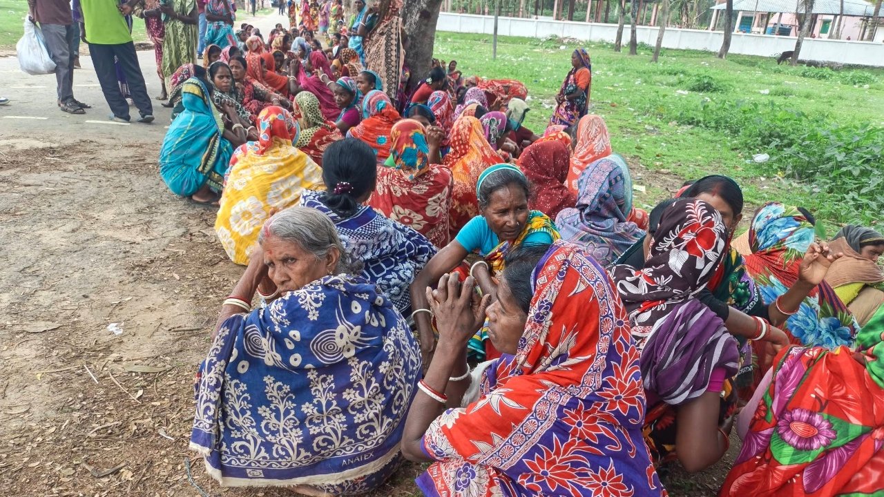 কমলগঞ্জে অন্তঃসত্ত্বা চা শ্রমিকের মৃ’ত্যু: চিকিৎসা না পাওয়ার অভিযোগে কর্মবিরতি ও বি’ক্ষো’ভ