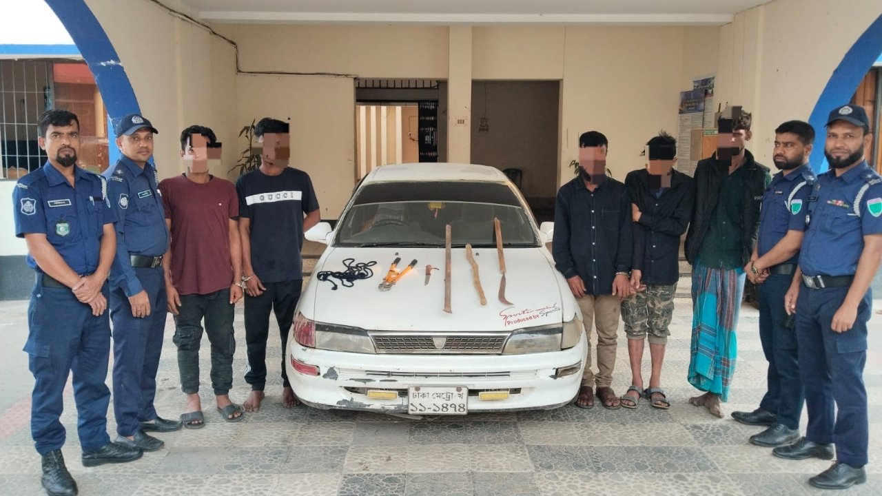 মৌলভীবাজারে ডাকাতির প্রস্তুতিকালে প্রাইভেট কারসহ ৫ জন গ্রেফতার
