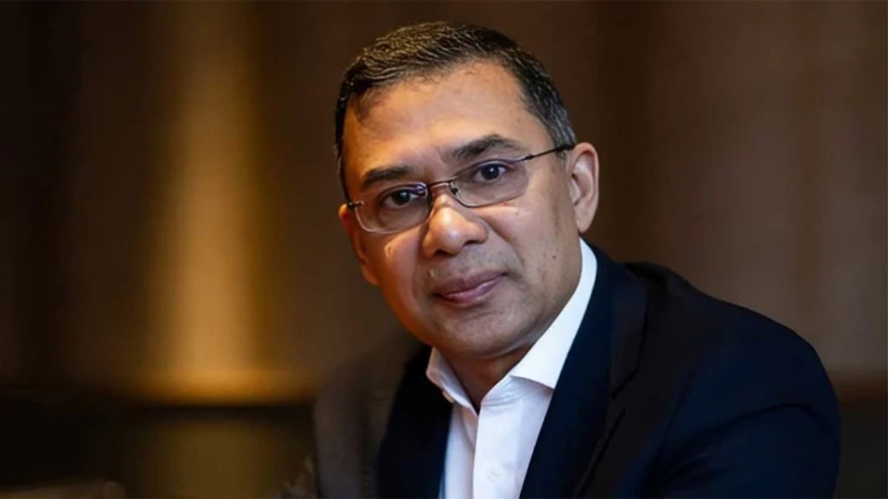 ‘বনলতা এক্সপ্রেস’ দেখতে সিনেমা হলে গেলেন প্রধানমন্ত্রী তারেক রহমান