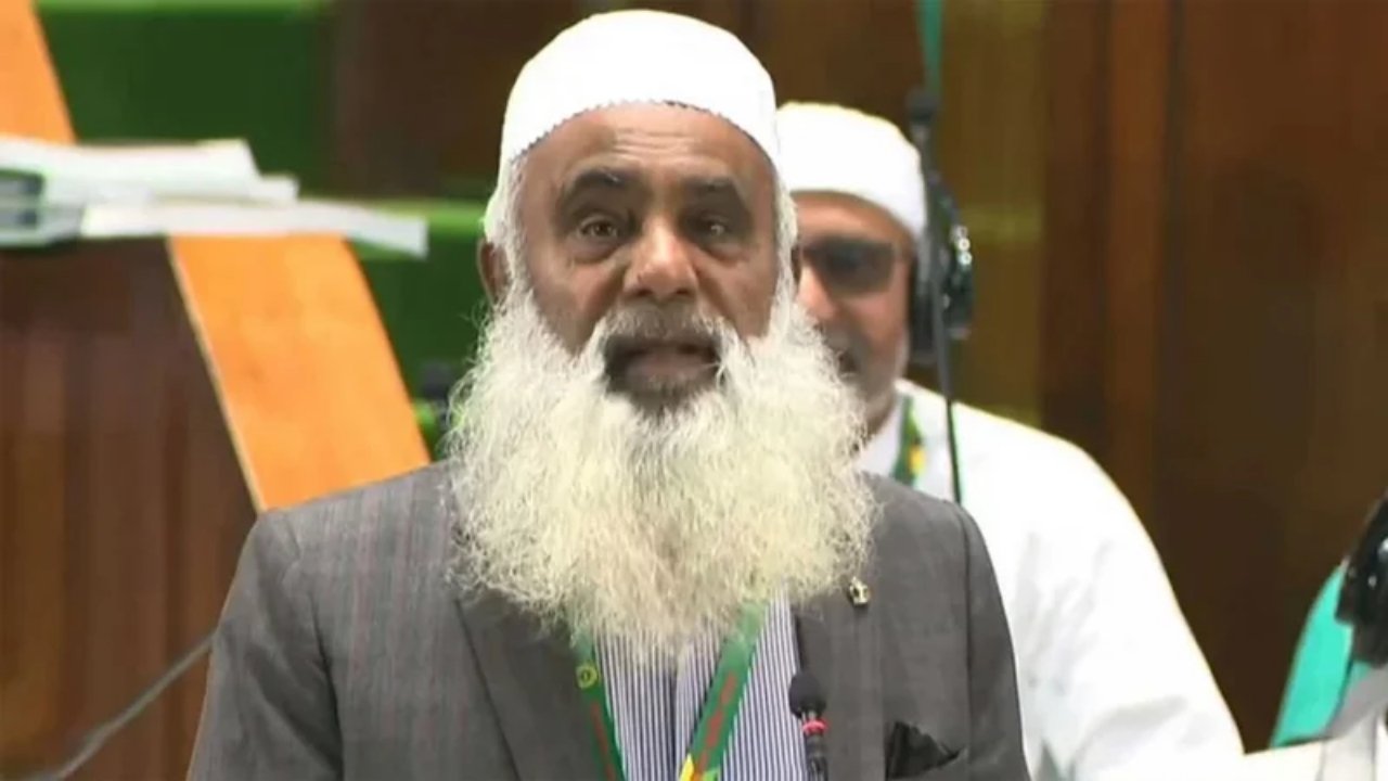 স্টেডিয়াম ‘নিখোঁজ’! প্রধানমন্ত্রীর সহায়তা চান মনিরুল হক চৌধুরী