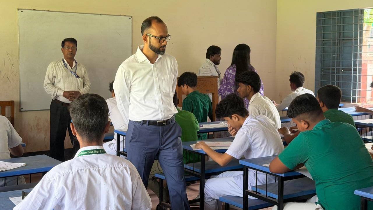 মৌলভীবাজারে শান্তিপূর্ণ পরিবেশে এসএসসি ও সমমানের পরীক্ষা শুরু