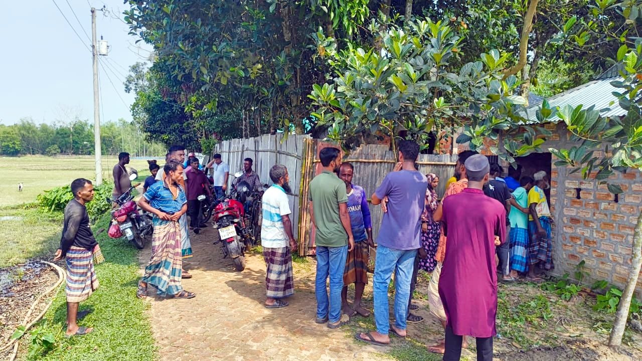 মাদক সেবন দেখে ফেলায় রক্তাক্ত হামলা: ভাতিজাকে ছুরিকাঘাত, বাধা দিতে গিয়ে প্রাণ হারালেন নারী