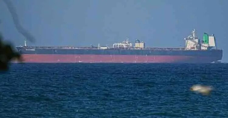 যুক্তরাষ্ট্রের অবরোধ উপেক্ষা করে আরো একটি জাহাজ হরমুজ প্রণালি অতিক্রম