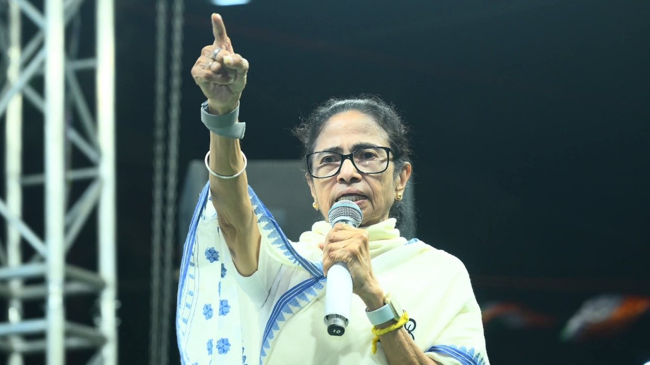 হারিনি, পদত্যাগ কেন? নির্বাচন কমিশনের বিরুদ্ধে বিস্ফোরক অভিযোগ মমতা বন্দ্যোপাধ্যায়ের
