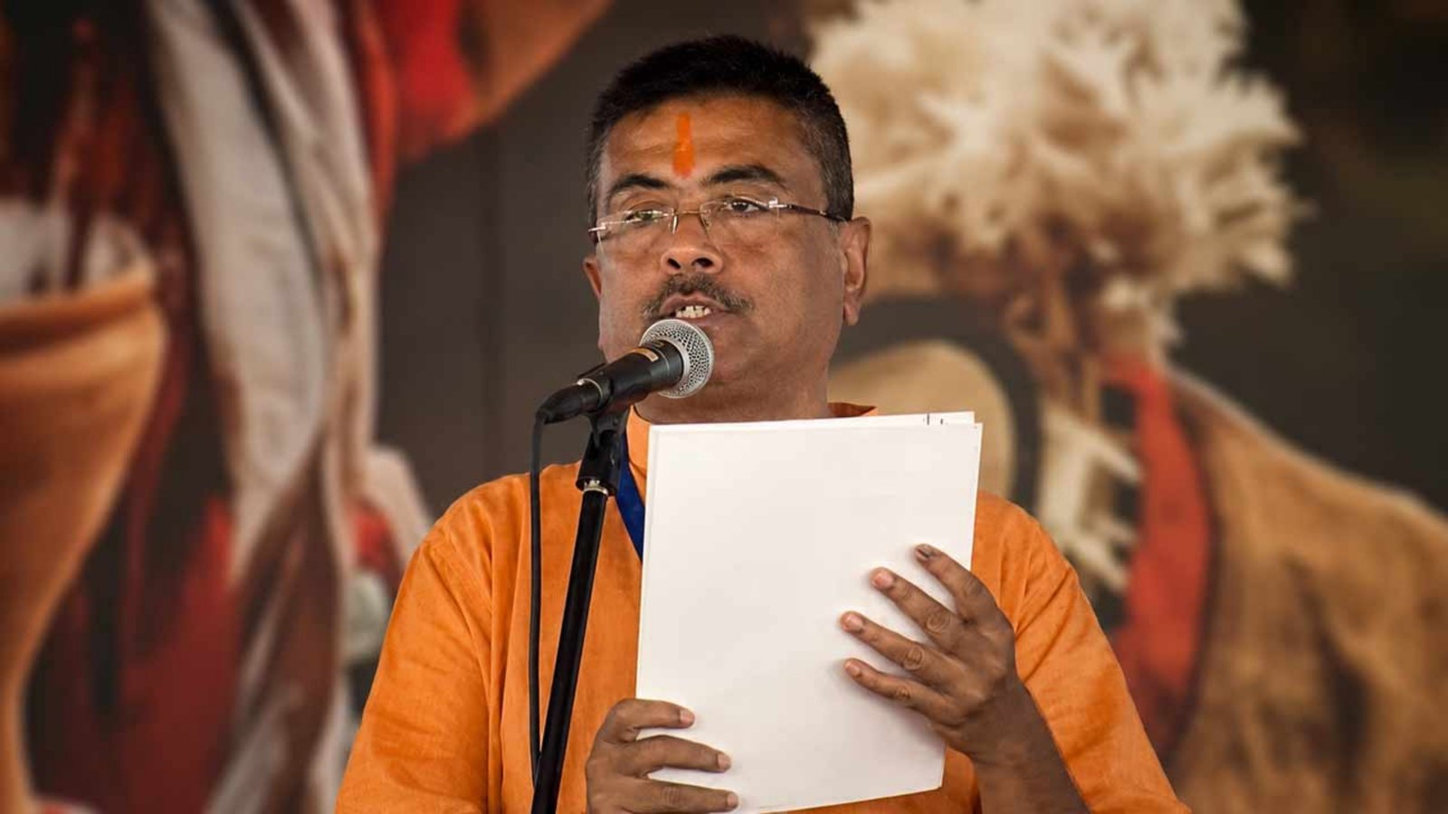 প্রথমবার পশ্চিমবঙ্গে বিজেপি সরকার, মুখ্যমন্ত্রী হিসেবে শপথ নিলেন শুভেন্দু অধিকারী