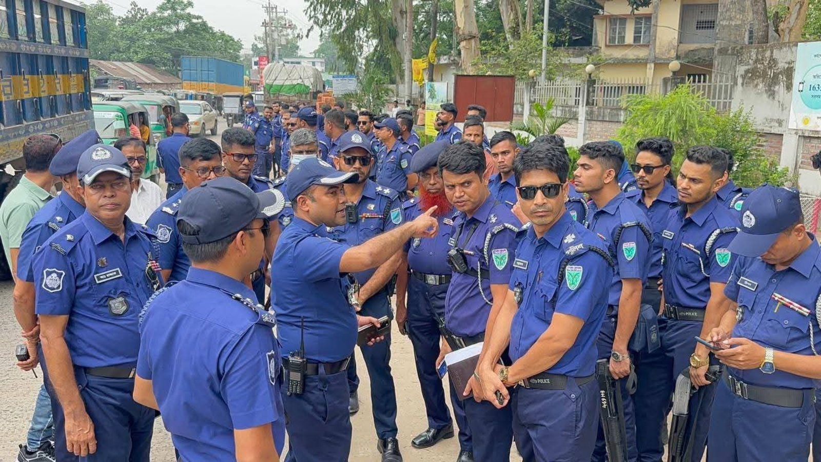 শ্রীমঙ্গলে র‍্যালি ও চেকপোস্টে পুলিশ সপ্তাহের উদ্বোধন