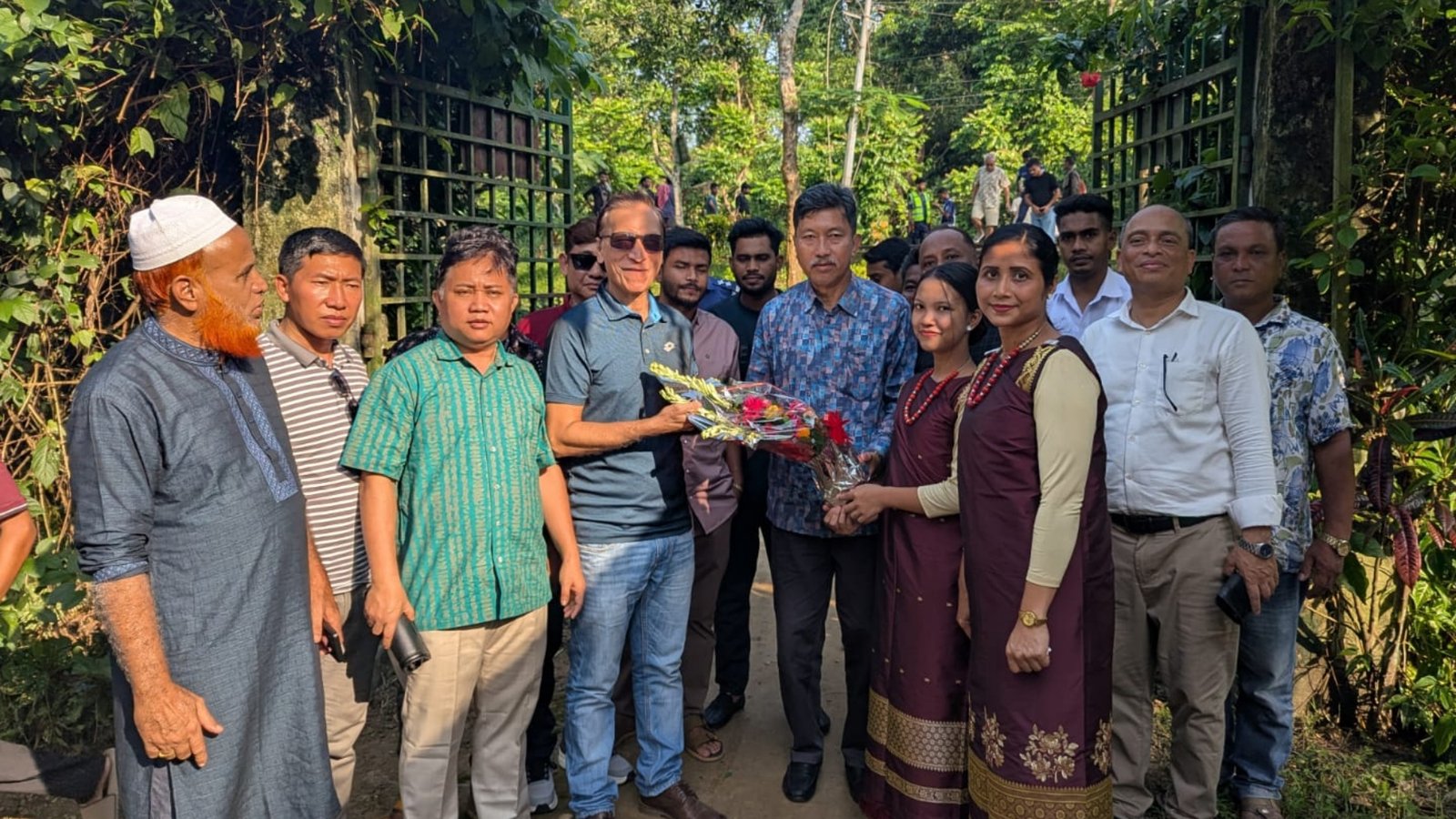 খাসিয়া পুঞ্জি পরিদর্শনে পার্বত্য চট্টগ্রাম বিষয়ক মন্ত্রী দীপেন দেওয়ান
