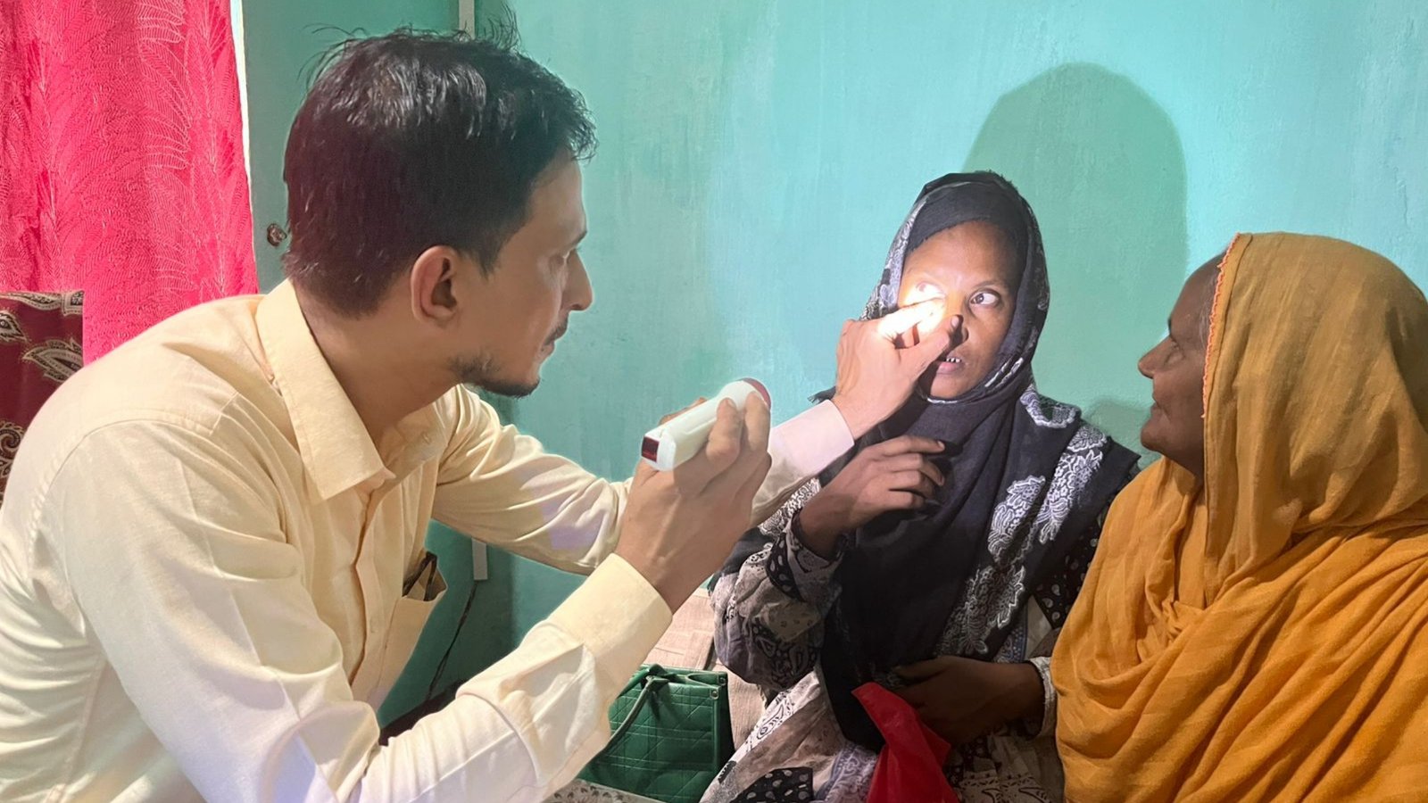 মৌলভীবাজারে ফ্রি চক্ষু শিবির, চিকিৎসাসেবা পেলেন ৮ শতাধিক রোগী