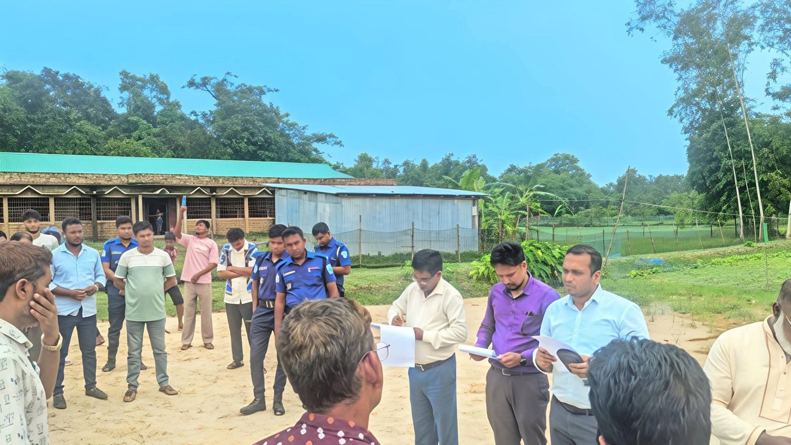 শ্রীমঙ্গলে জব্দকৃত অবৈধ বালু নিলামে বিক্রি, রাজস্ব আদায় ৩ লাখ ১৩ হাজার টাকা