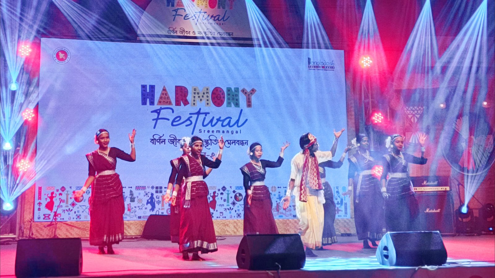 হারমোনি ফেস্টিভ্যালে প্রথমবারের মতো কারমা নৃত্য পরিবেশন করল পাইনকা সম্প্রদায়