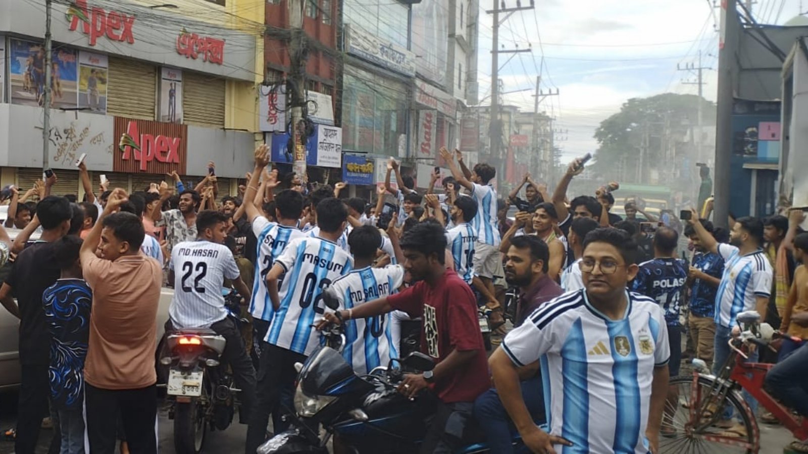 কেপ ভার্দের প্রতিরোধ ভেঙে আর্জেন্টিনার জয়, মৌলভীবাজারে সমর্থকদের উল্লাস