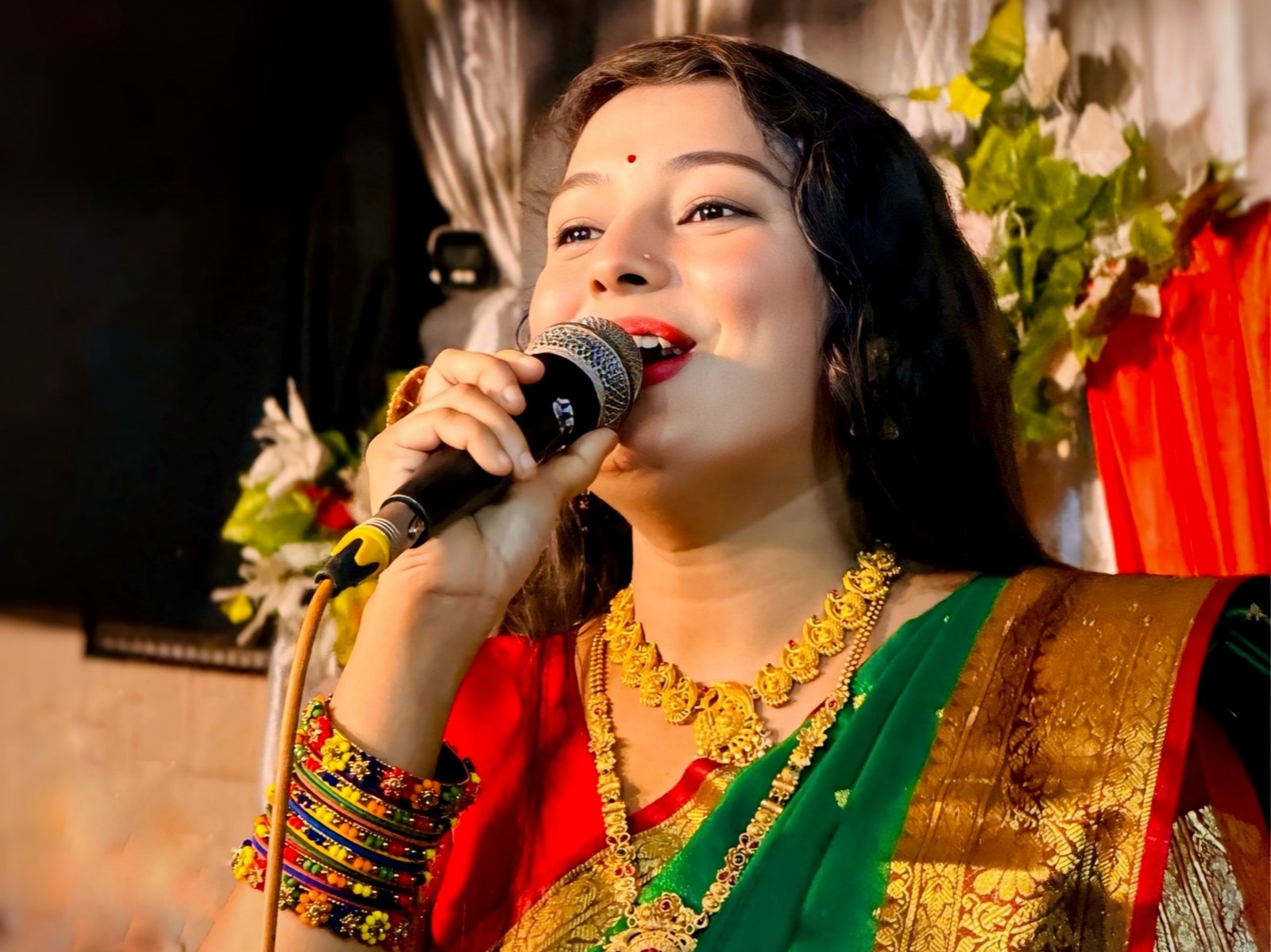প্রথমবার ভারতে দুর্গাপূজার মঞ্চে চট্টগ্রামের সনাতনী ব্যান্ড ‘টিম বৃষ্টি’