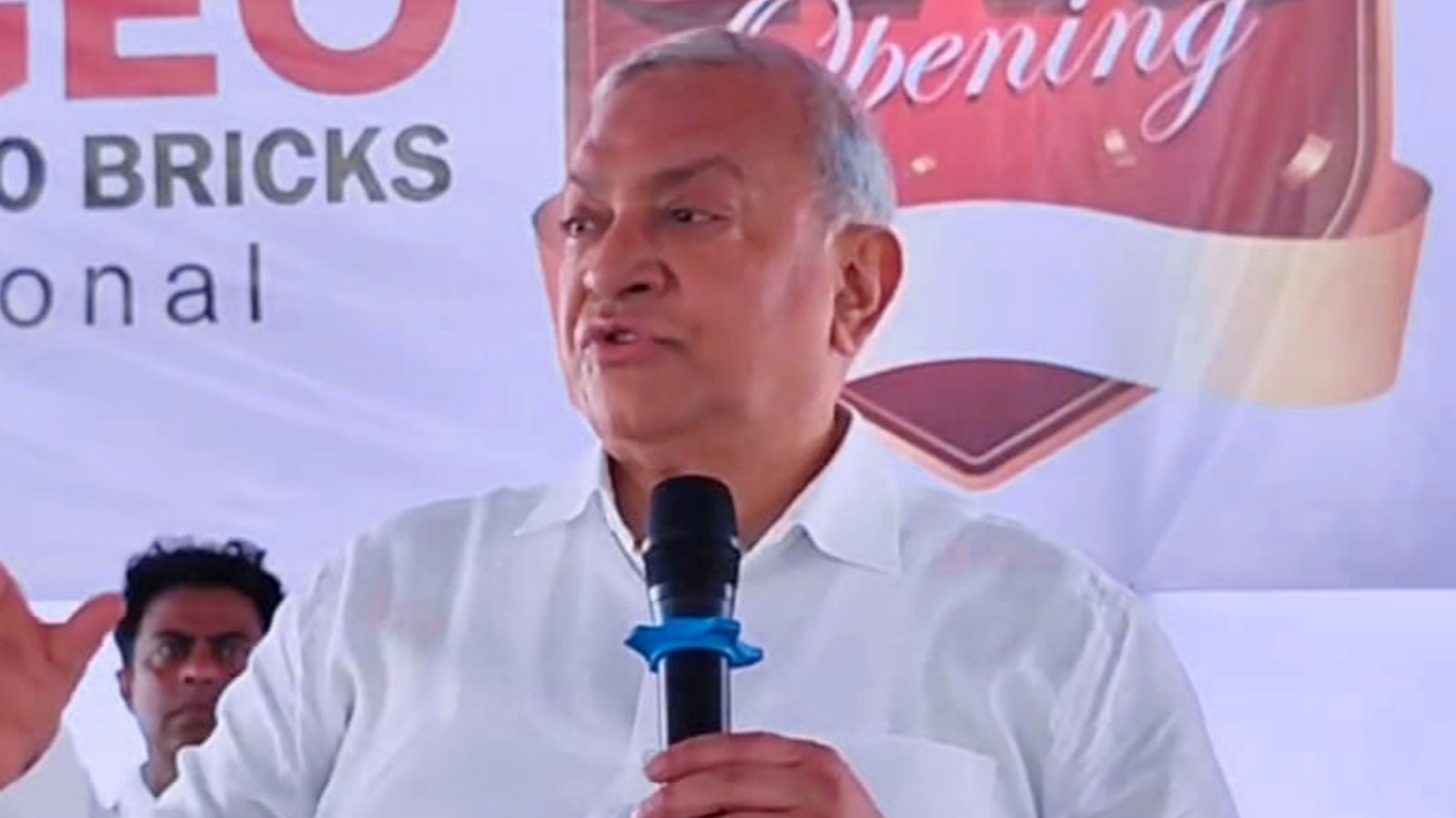 প্রবাসীদের শুধু অট্টালিকা নয়, শিল্পে বিনিয়োগ করতে হবে: এম নাসের রহমান