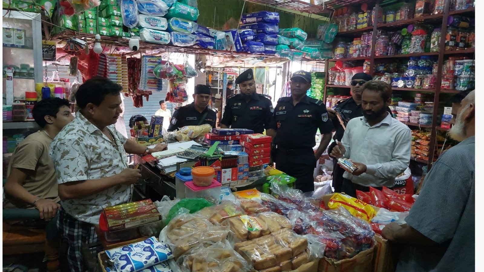 কুলাউড়ায় মূল্যতালিকা না টানায় দুই প্রতিষ্ঠানকে ২০ হাজার টাকা জরিমানা