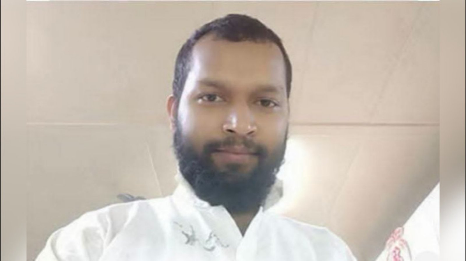 ভারতের উড়িষ্যায় জাহাজডুবি: নিখোঁজ সাতক্ষীরার মেরিন প্রকৌশলী, বাবার অপেক্ষায় দুই শিশু