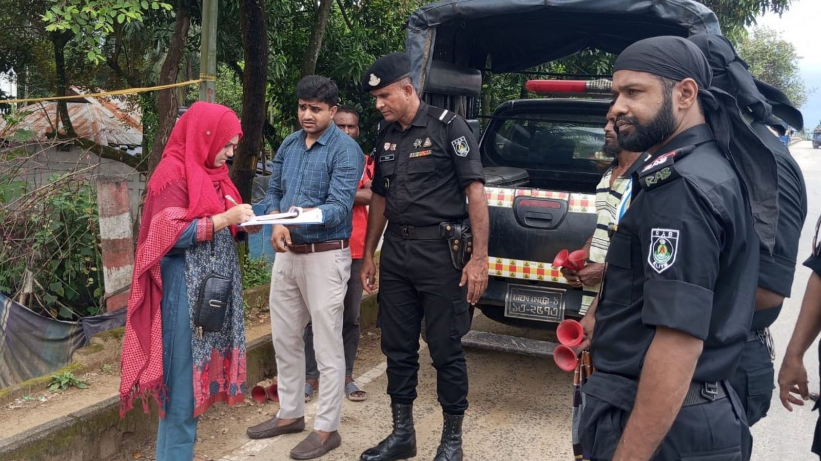 সিলেটে র‍্যাব ও পরিবেশ অধিদপ্তরের অভিযান, ৭ গাড়ির মালিককে জরিমানা
