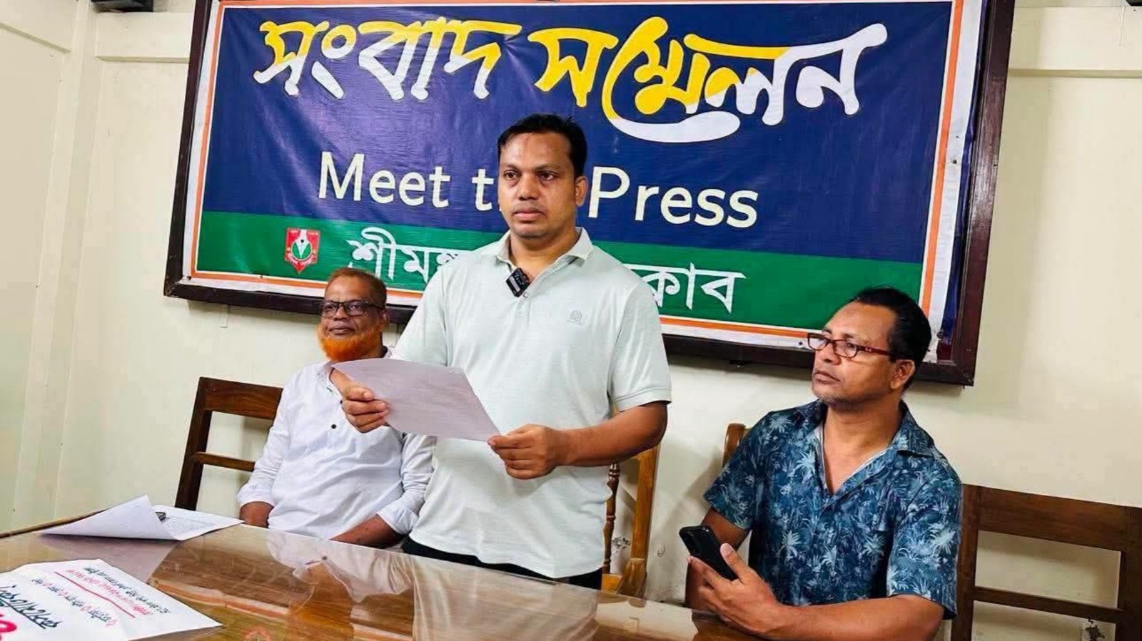 শ্রীমঙ্গলে ‘মৃত মুরগি’ বিক্রির অভিযোগ, অপপ্রচারের প্রতিবাদে মালিকের সংবাদ সম্মেলন