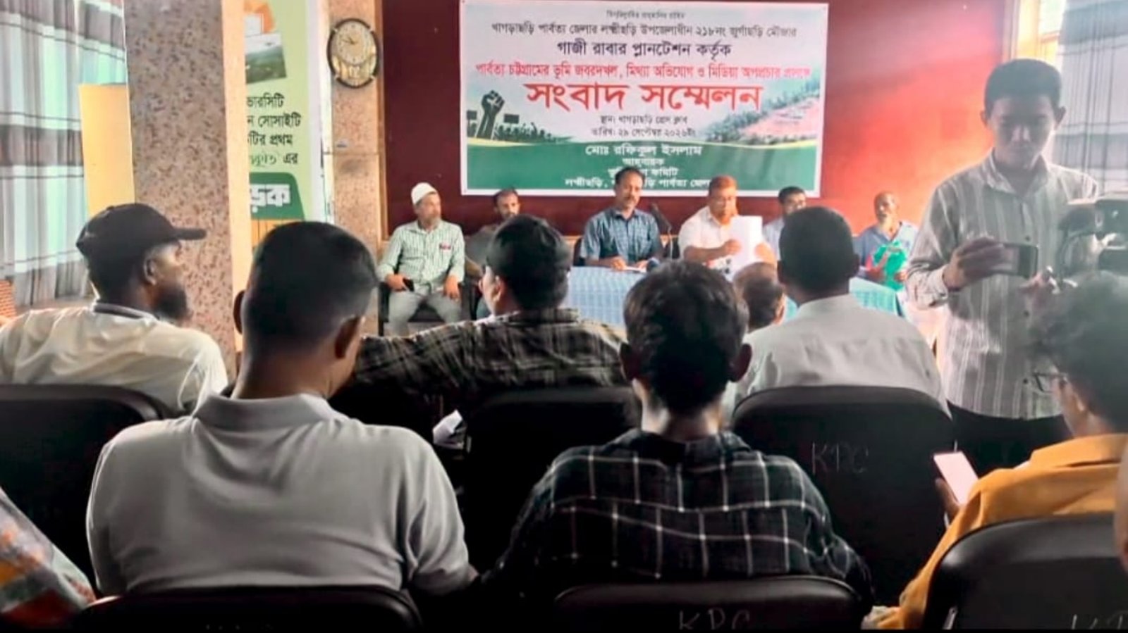 লক্ষ্মীছড়িতে রাবার বাগানের বিরুদ্ধে কৃষকের জমি দখলের অভিযোগ