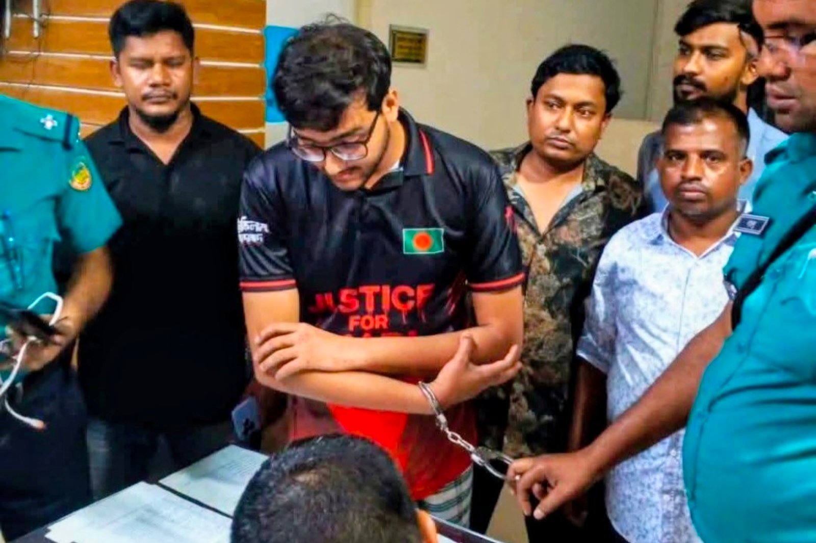 বিদ্যুৎ বিল নিয়ে ভিডিও প্রকাশ, সন্ত্রাসবিরোধী মামলায় কলেজছাত্র কারাগারে