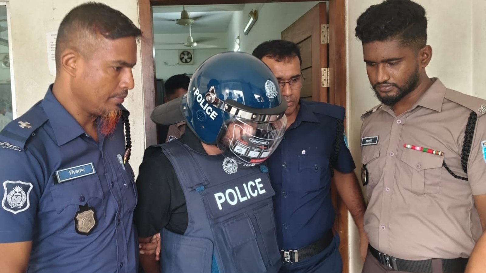 সাভারে এসআই হত্যা: গ্রেপ্তার ৯, প্রধান আসামি রিমান্ডে
