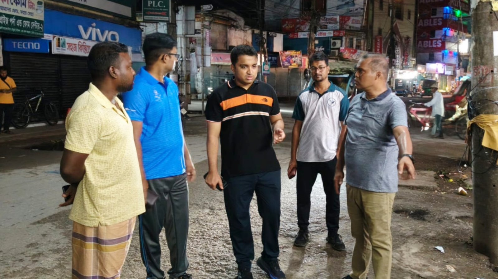 গভীর রাতে শ্রীমঙ্গলের পরিচ্ছন্নতা কার্যক্রম পরিদর্শনে ইউএনও