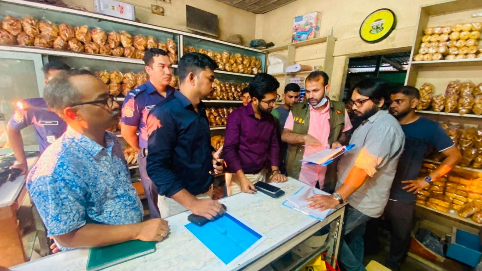 শ্রীমঙ্গলে ভেজাল খাদ্যপণ্যের বিরুদ্ধে অভিযান, জরিমানা ৬০ হাজার টাকা