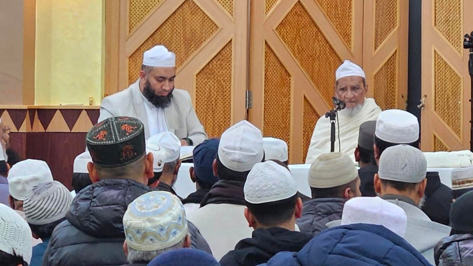 ম্যানচেস্টারে তা’লীম-তারবিয়াত ও দারসে হাদীস মাহফিল অনুষ্ঠিত