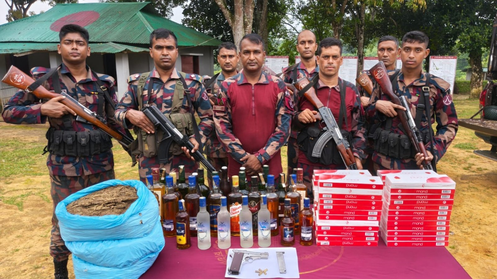 খাগড়াছড়ি সীমান্তে বিদেশি পিস্তল, গুলি ও ভারতীয় মাদক জব্দ
