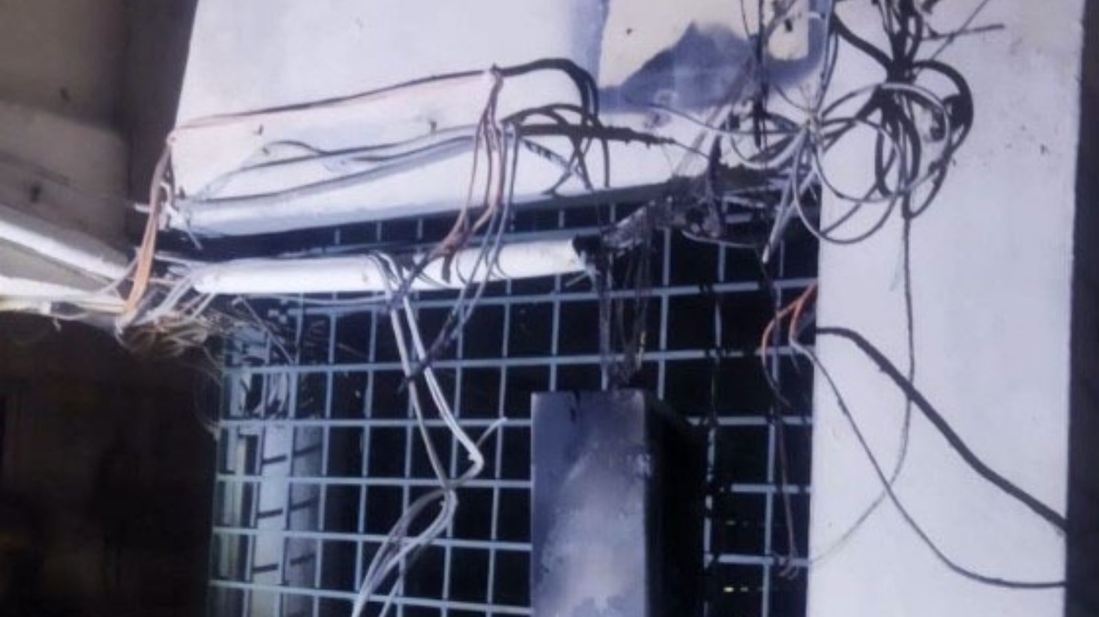 শাহজাদপুর উপজেলা পরিষদে অগ্নিকাণ্ড, অল্পের জন্য রক্ষা