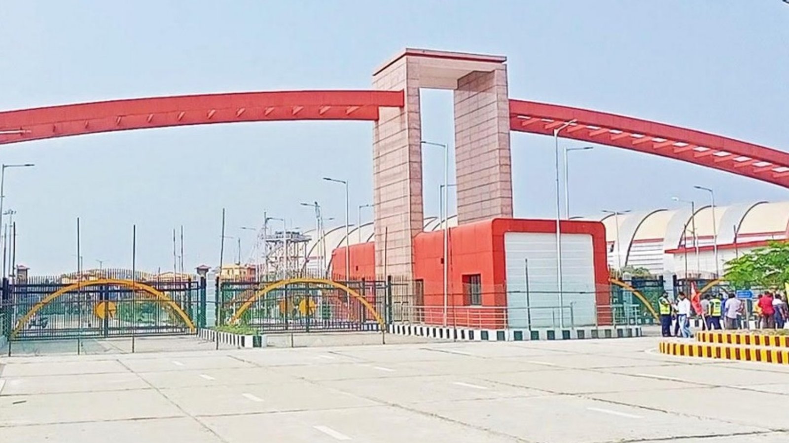 দুর্গাপূজায় ৮ দিন বন্ধ বেনাপোল-পেট্রাপোল বন্দরে আমদানি-রপ্তানি