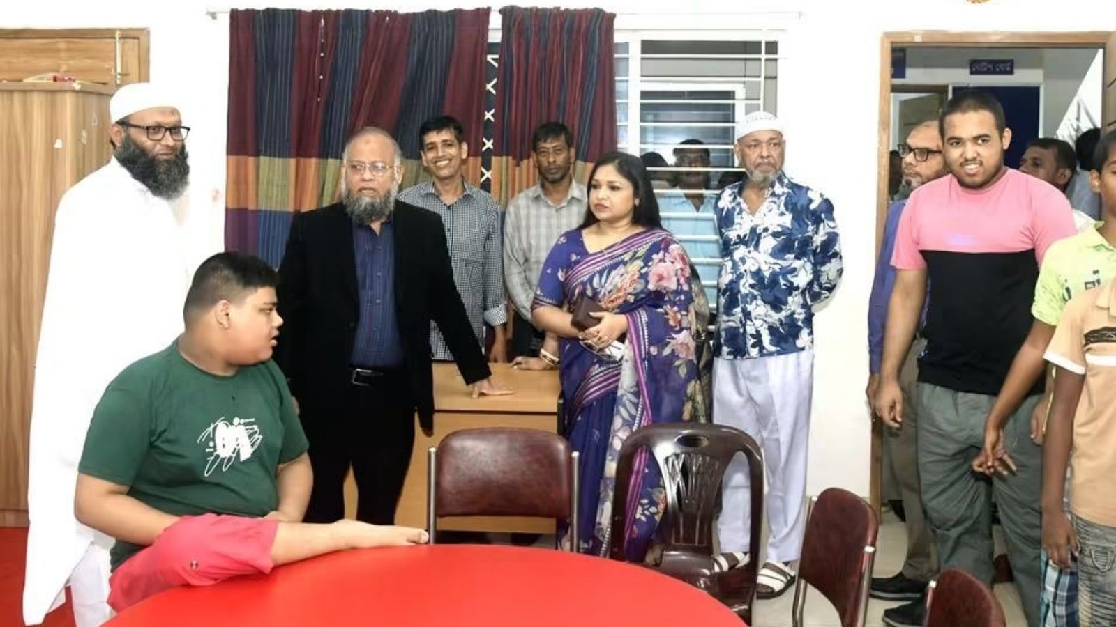 সমাজকল্যাণ সচিবের খুলনায় প্রতিবন্ধীসেবা কেন্দ্র পরিদর্শন